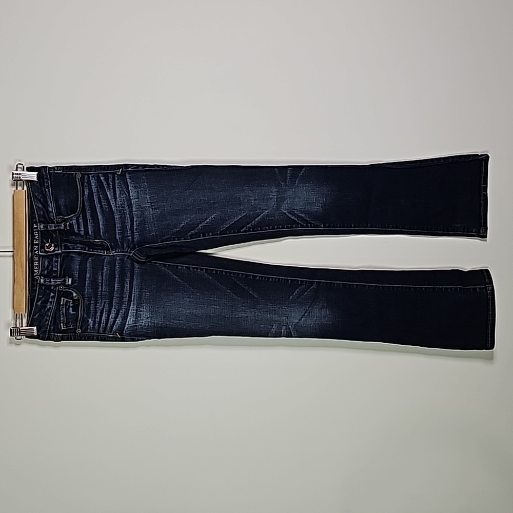 AMERICAN Eagle dark wash super stretch size 0 skinny kick jeans